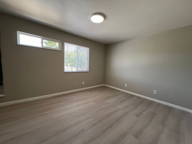 Building Photo - 2188 Luz Ave