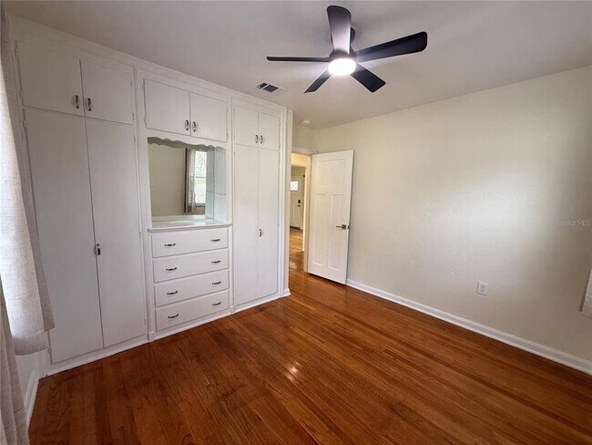 Building Photo - 465 Briarcliff Ave