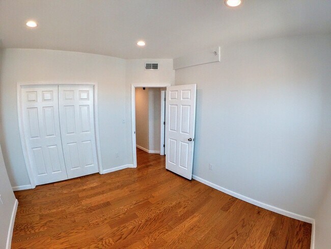 Building Photo - 608 Shawmut Ave