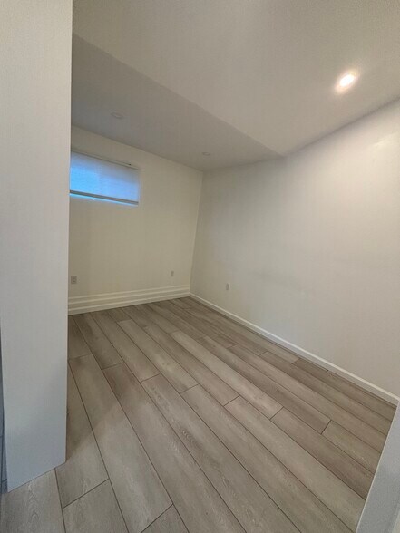 Building Photo - 6999 Darnoch Way