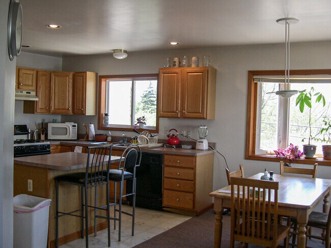 Building Photo - 1552 Jones-1552-1