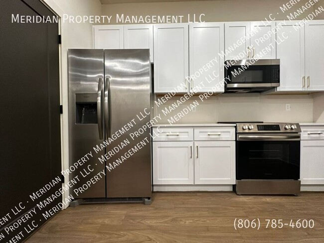 Building Photo - 5912 Erskine St