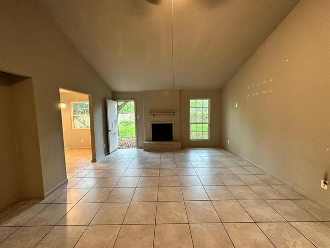 Building Photo - 23218 Banquo Dr