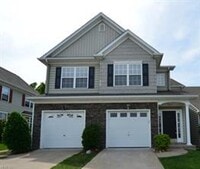 Building Photo - ONE LEVEL LIVING AT IT'S FINEST!  LOTS OF ...