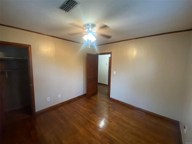 Building Photo - 2076 Midway St