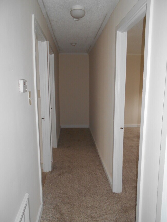 Building Photo - 3865 Roseberry St