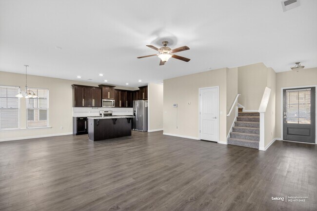 Building Photo - 98 Crystal Lake Dr