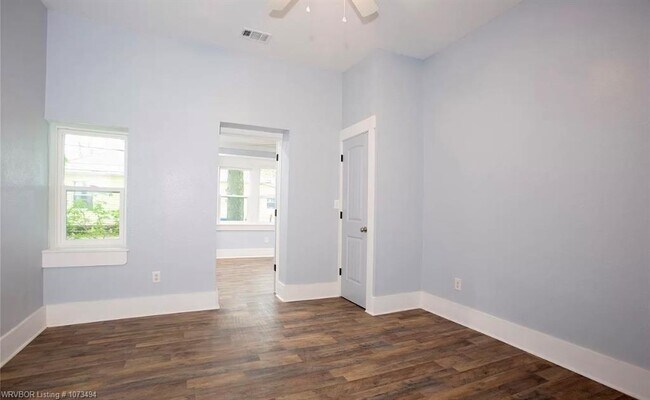 Building Photo - 110 S 13th St