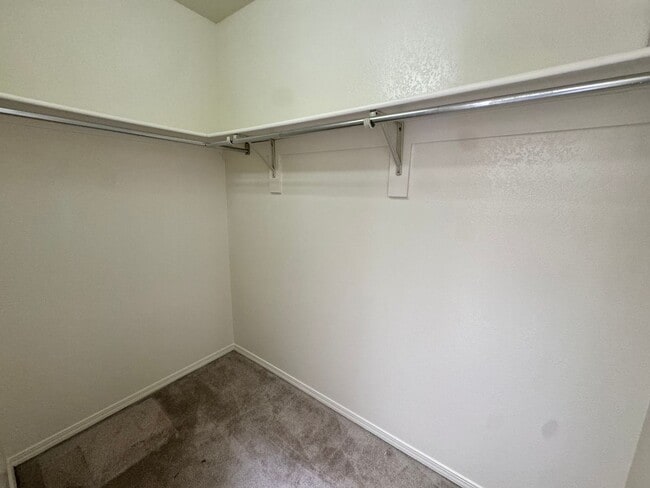 Building Photo - Beautiful 3 bedroom 2.5 bathroom NW Albuquerque.