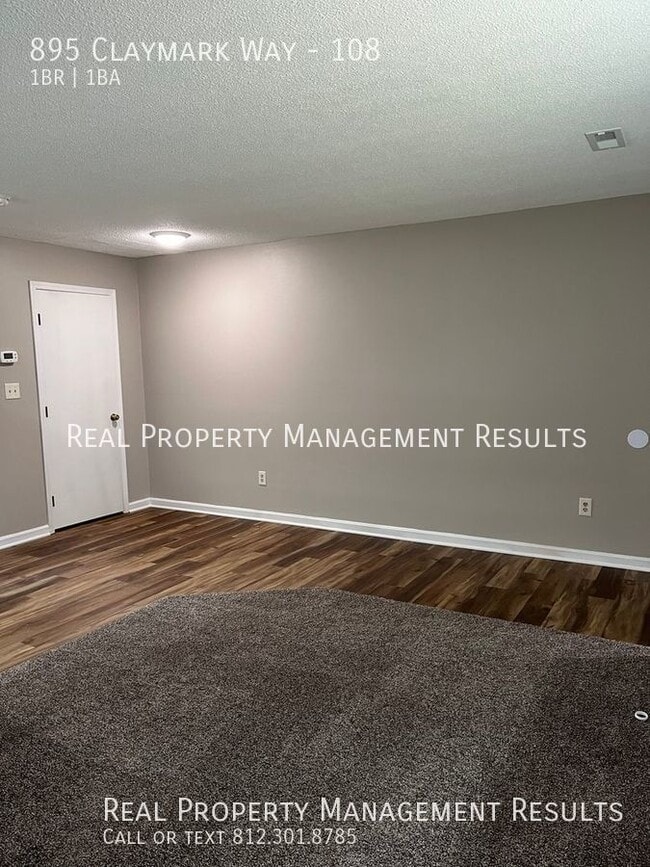 Building Photo - 895 Claymark Way