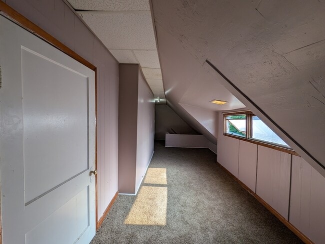 Building Photo - 40 Kerns Ave
