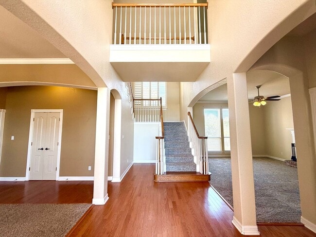 Building Photo - **APPLICATION RECEIVED** *COMING SOON* Luxurious 2-Story Home in Gated Stone Oak Community – Pool...