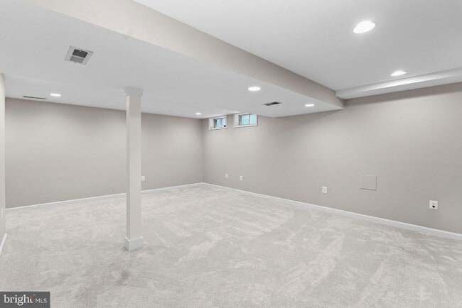 Building Photo - 6 S Lowery Ct