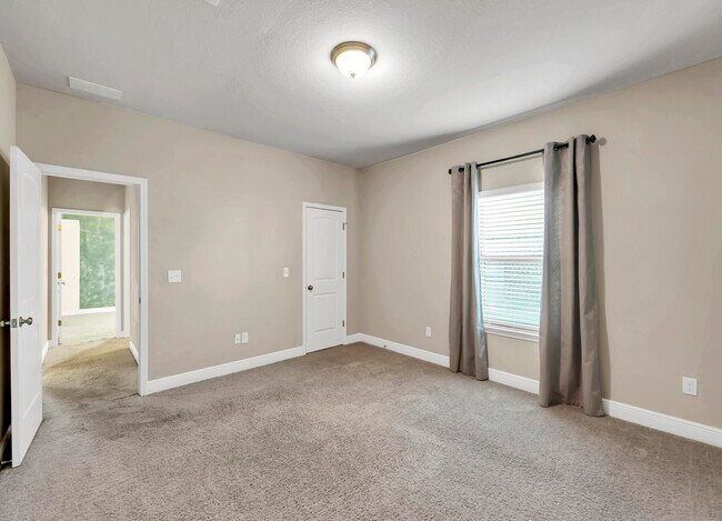 Building Photo - 3589 Autumn Woods Dr