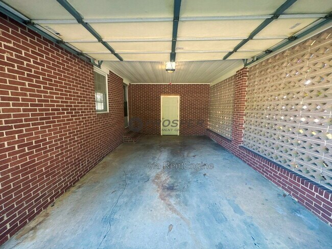 Building Photo - 318-313 3 Bridges Rd