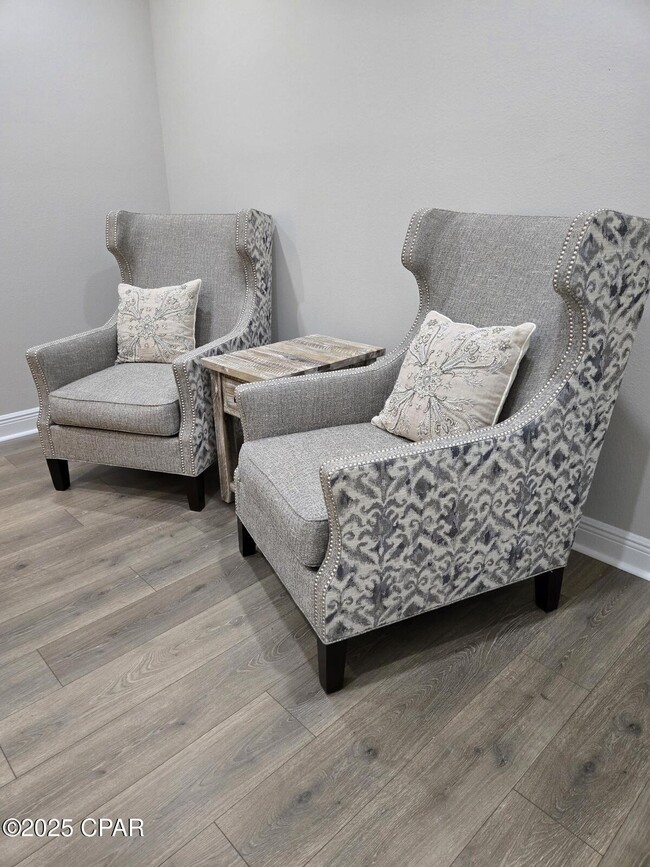 Building Photo - 8645 Weekend Dr