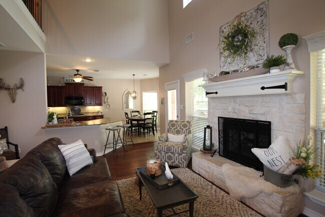 Building Photo - Lease Takeover Opportunity Available: Stun...
