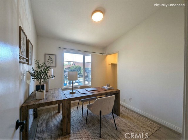 Building Photo - 19 Redbud