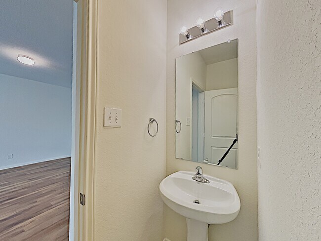 Building Photo - 6731 Sabinal