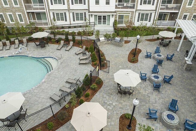 Building Photo - 320 Middlesex Ave