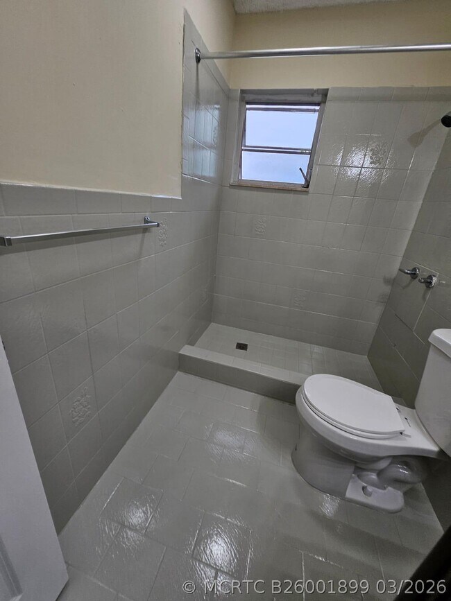 Building Photo - 1232 SW 30th Ct