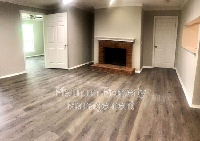 Building Photo - 5557 Mountain Springs Cir