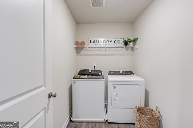 Building Photo - 1325 Lyon Wy Dr