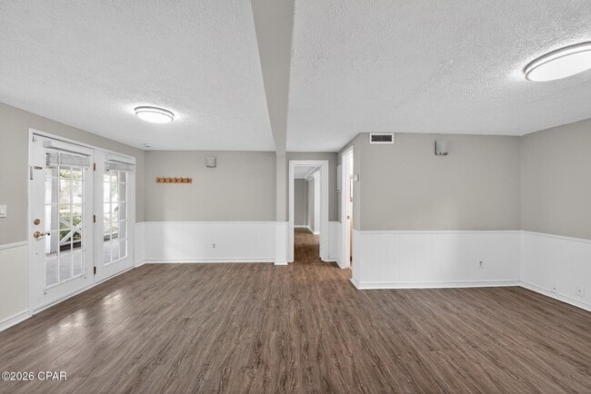 Building Photo - 14108 Pelican St