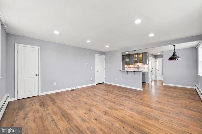 Building Photo - 7947 Ferndale St