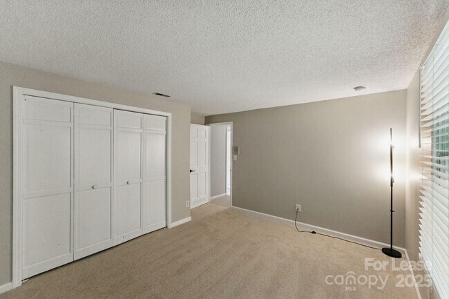 Building Photo - 7016 Wannamaker Ln