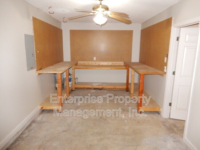 Building Photo - 4525 Hickory Creek Dr