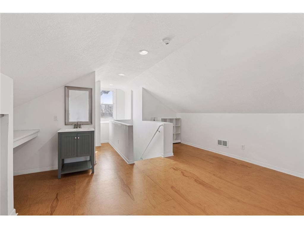 Building Photo - 949 Benhill Rd