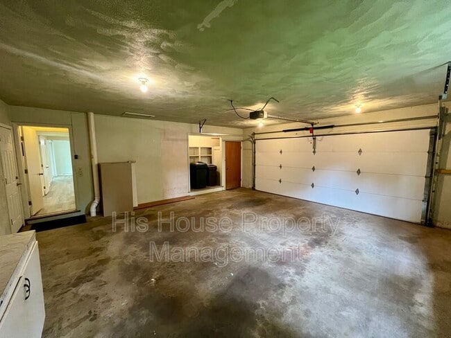 Building Photo - 1831 20th Ave