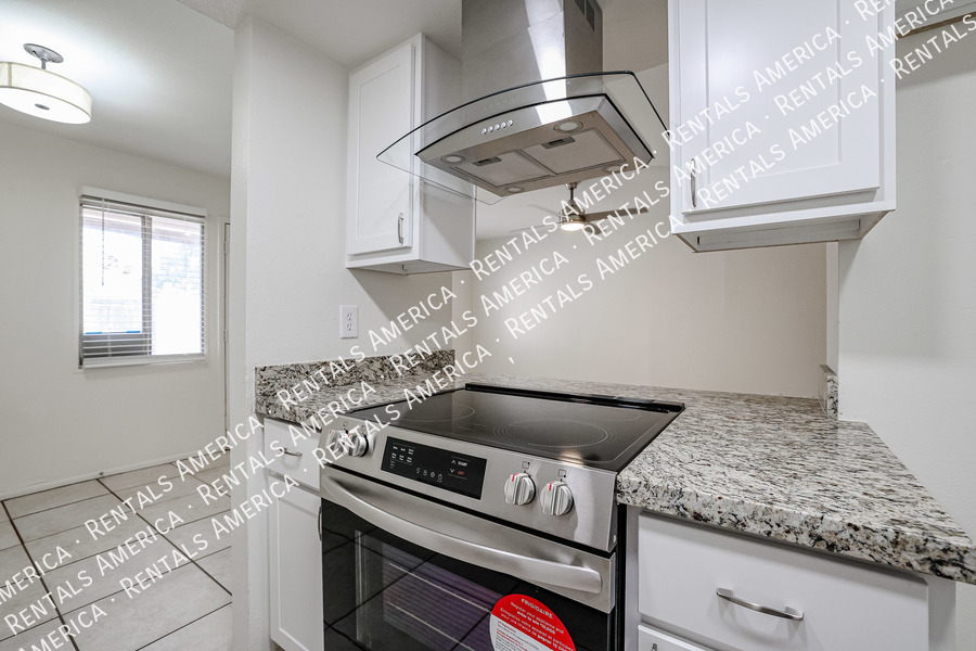 Building Photo - 5206 N 42nd Dr
