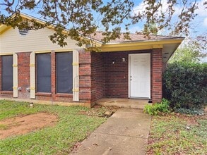 Building Photo - 1106 Hollis St