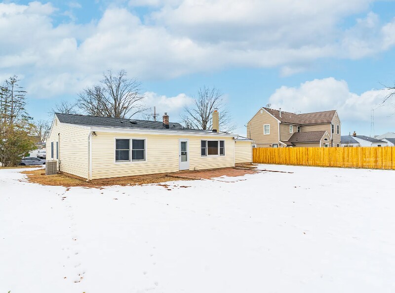 Building Photo - 38 Dalton Pl