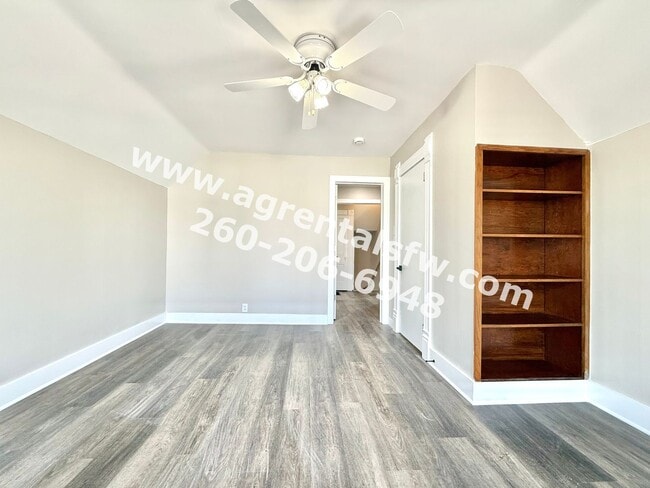 Building Photo - 615 W 4th St