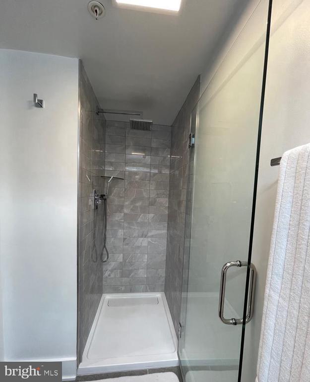 Building Photo - 171 E Davis St