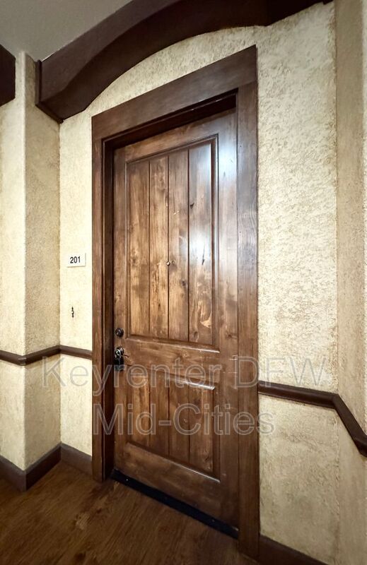 Building Photo - 6631 Via Positano
