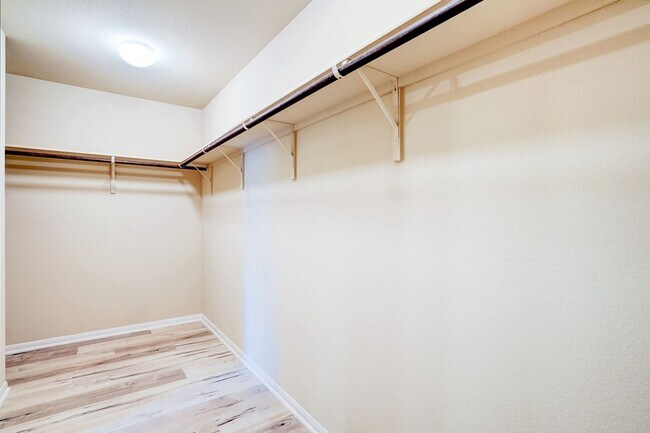 Building Photo - Charming 3BR/2BA Contemporary Home with Lu...