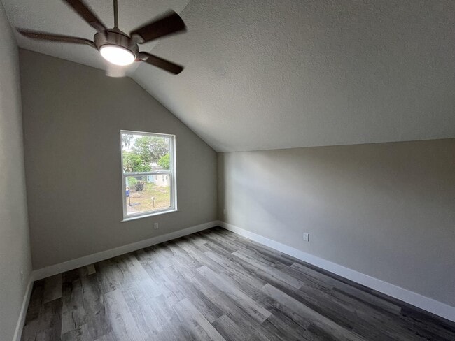 Building Photo - 119 Dixwood Ave