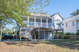 Building Photo - FURNISHED OFF-SEASON MONTHLY RENTAL - AVAI...