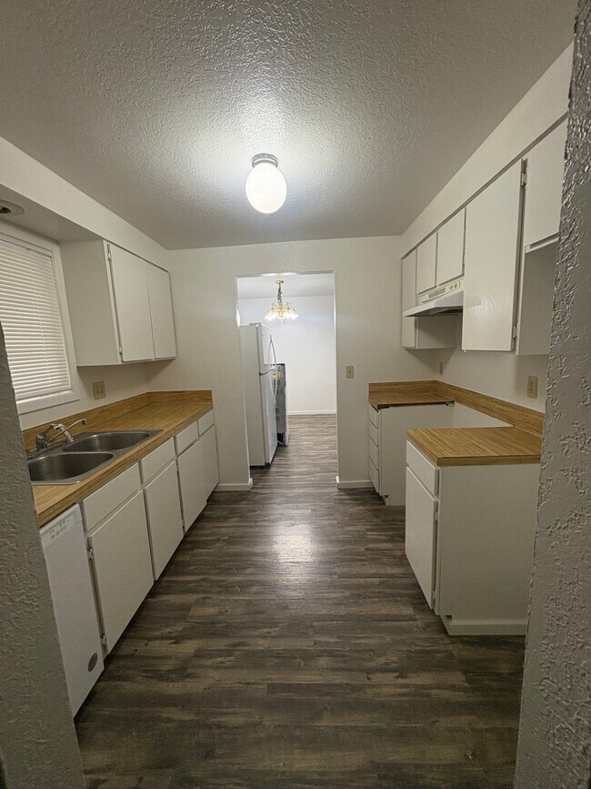 Building Photo - 3047 N Linda Vista Ln