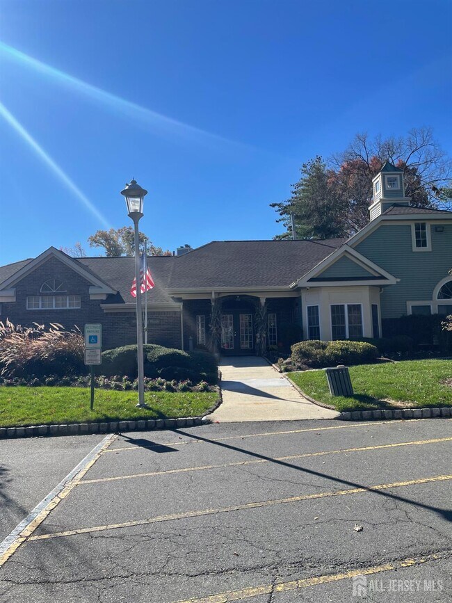 Building Photo - 5192 Beech Ct