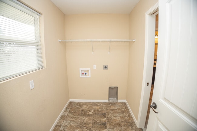 Building Photo - 4055 Westminister Dr