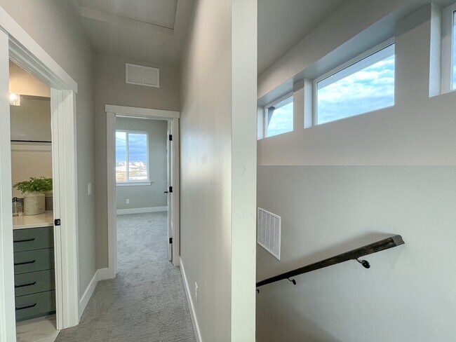 Building Photo - 6273 S Binky Ave