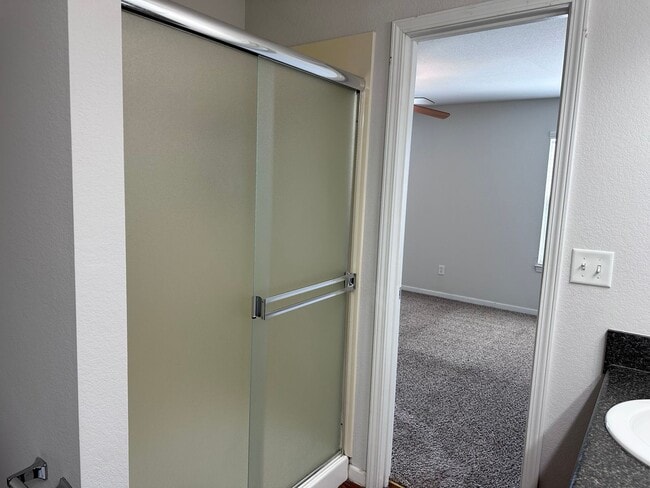 Building Photo - 3 Bed | 2.5 Bath | 2 Car Garage Townhome in Grain Valley