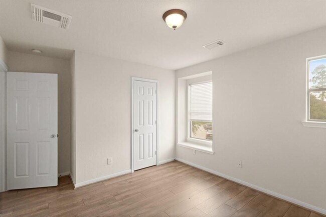 Building Photo - 3819 Jewel Point Dr