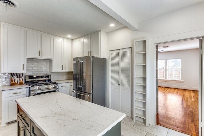 Building Photo - 4601 Pershing Ave