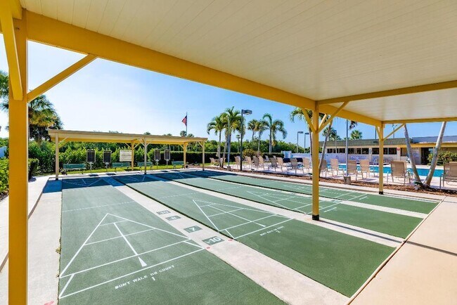 Building Photo - 2 Vis Gdns Trl